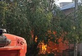 Возможен поджог: стали известны подробности пожара в двухэтажном кирпичном доме в Тотьме