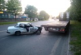 В Череповце нетрезвая автоледи на "шестерке" врезалась в грузовик
