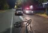 В Череповце водитель авто при обгоне сбил велосипедиста 